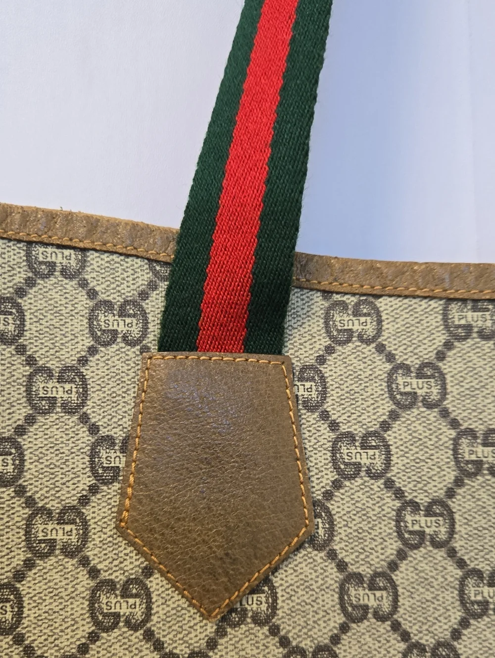 EUC Gucci Plus Vintage Beige GG Coate Canvas Tote with Sherry Line Handles